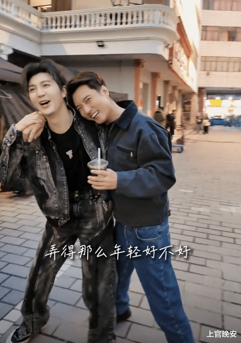 张丹峰44岁生日，张镐濂探班为其庆生父子俩乐开怀，未见洪欣身影