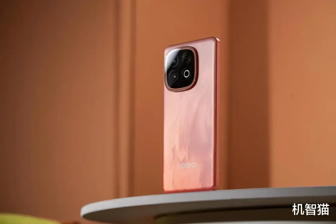 死磕电池容量?又一款8000mAh手机官宣