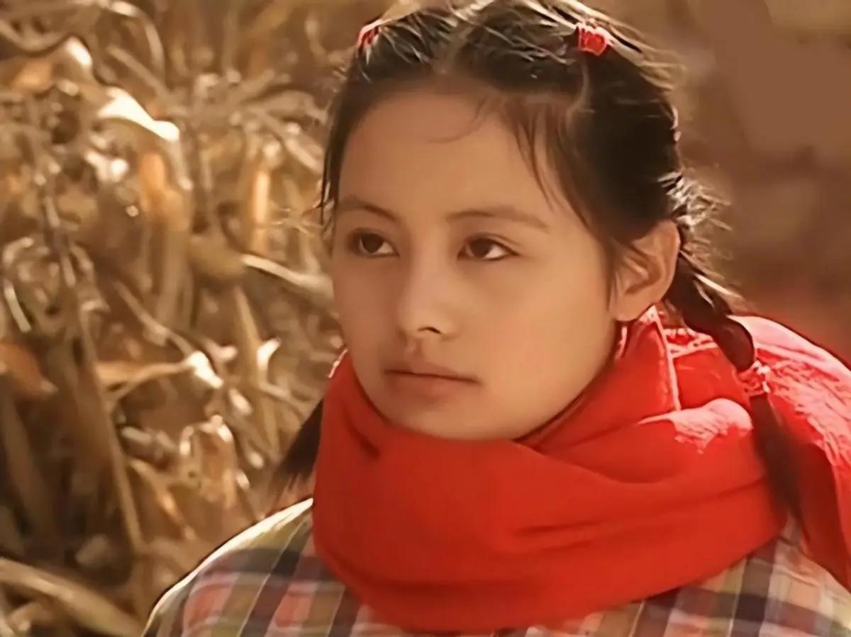 她是胡歌深爱、刘烨难忘的女人,受央视力捧多年,至今都没能走红