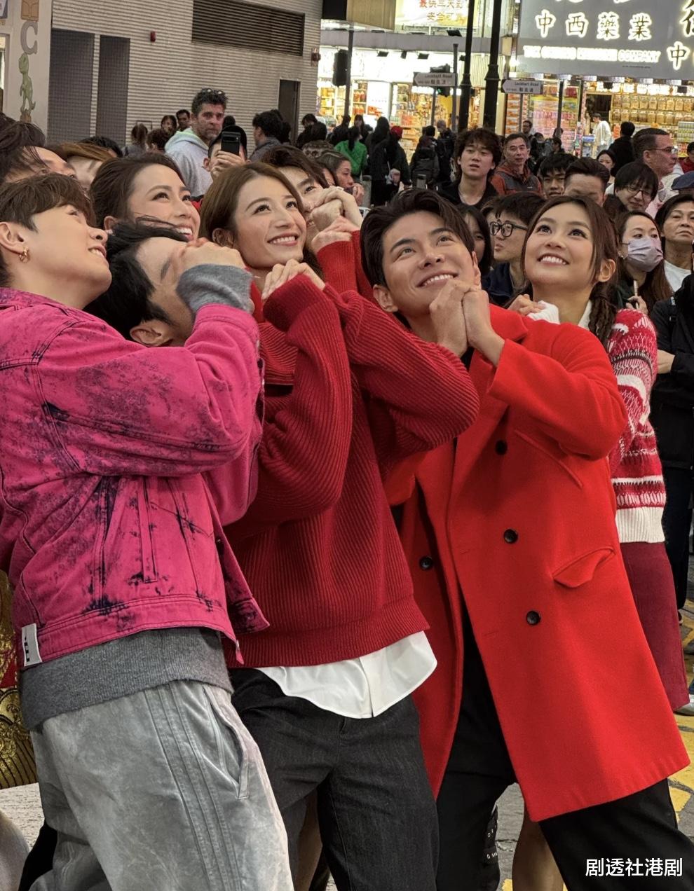 TVB一众艺人现身闹市！疑录制贺年节目，视帝私下真实一面被曝光
