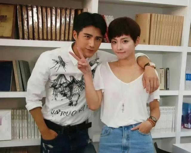 张嘉倪早期照片