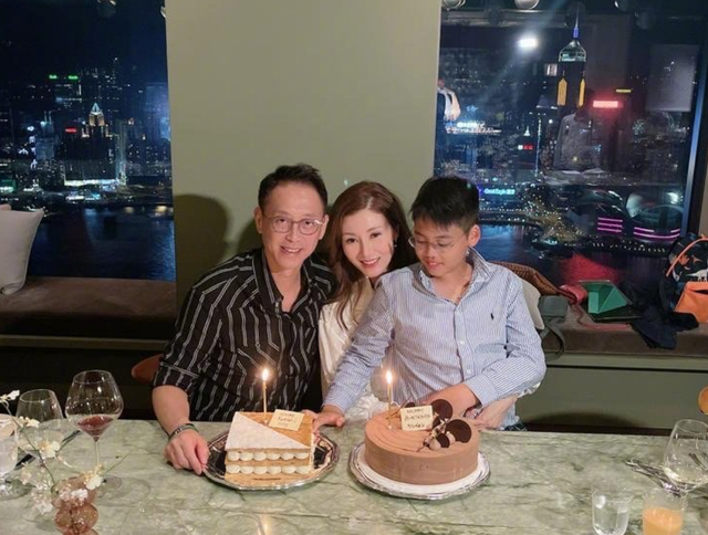 李嘉欣老公香港被追拍,秃顶还罗圈腿,穿高定西装但不像有钱人