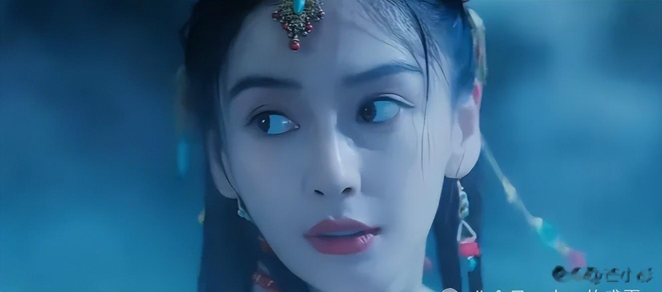 杨颖后台落泪,热搜爆了!离开牌桌2年,这碗饭她吃不下了