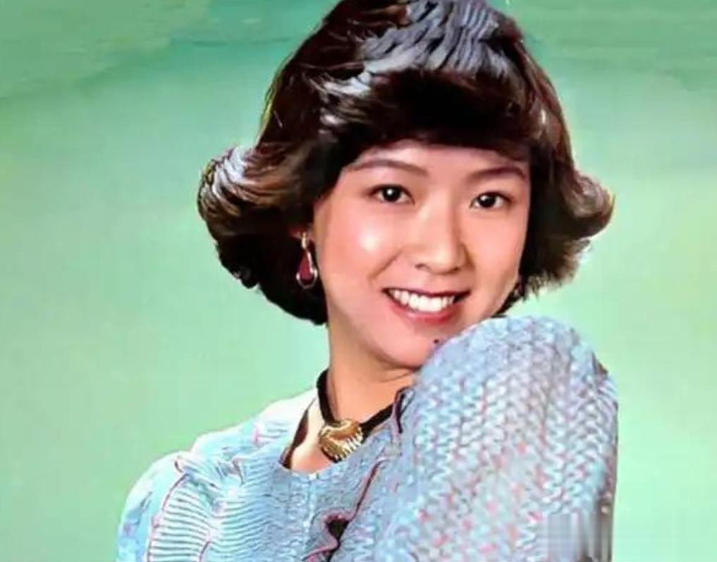 6次怀孕5次堕胎，终身不孕的她惨遭丈夫抛弃，二婚后又被宠上天