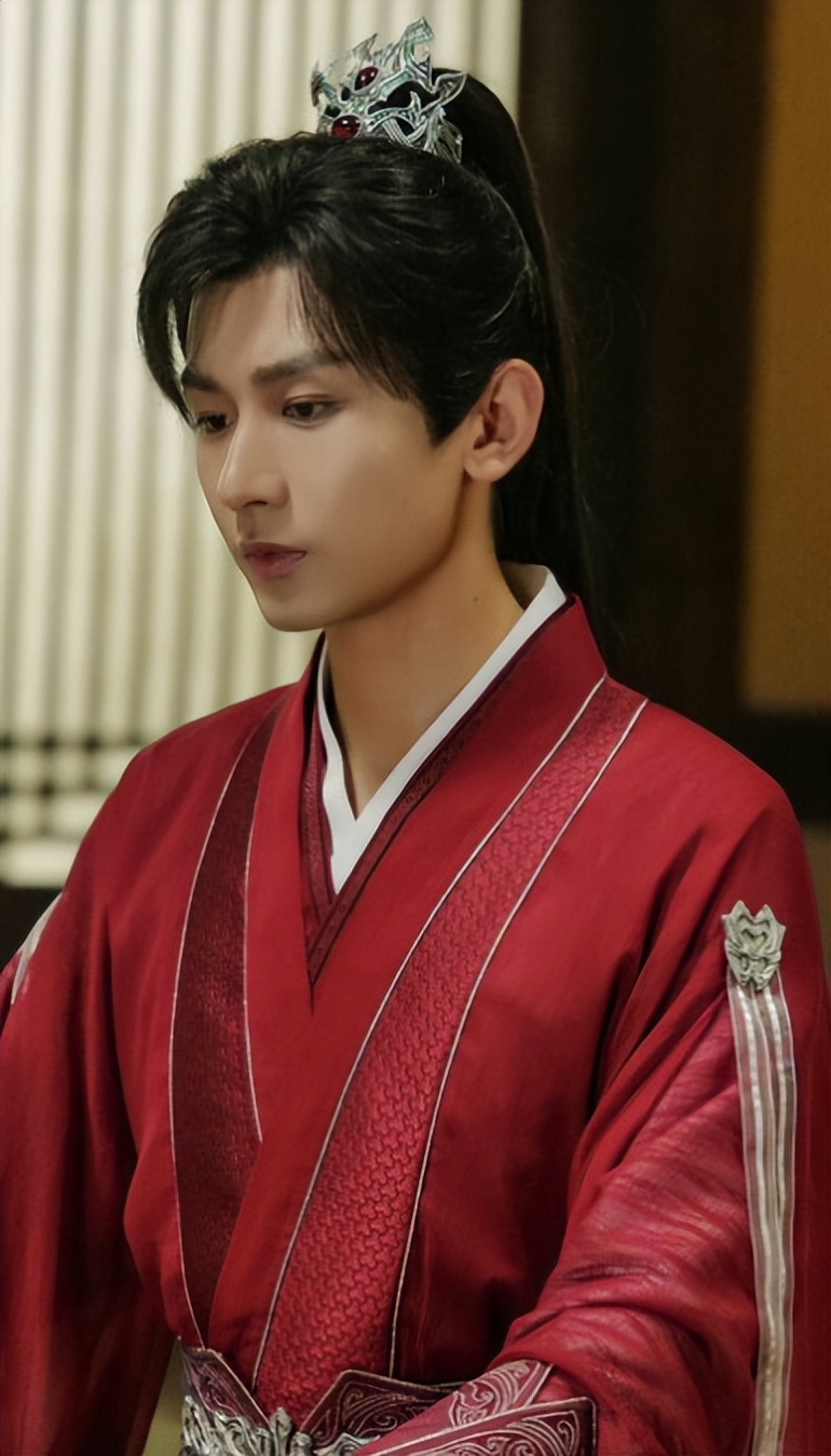 央视网文娱锐评，看完《莲花楼》再看《赴山海》，没对比就没伤害