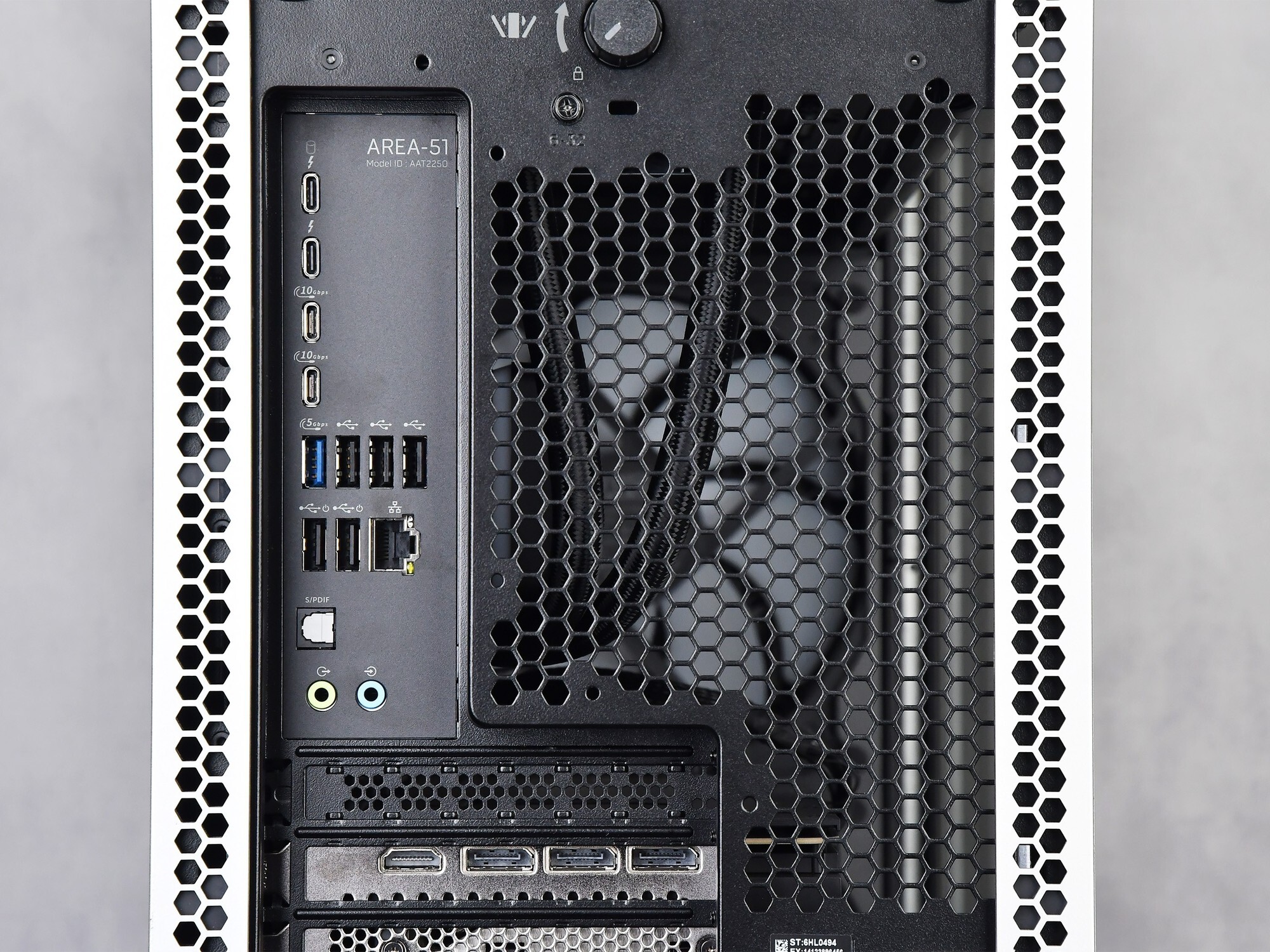 經典系列重啟延續極致體驗 外星人Area-51搭配AW2725D玩游戲是怎