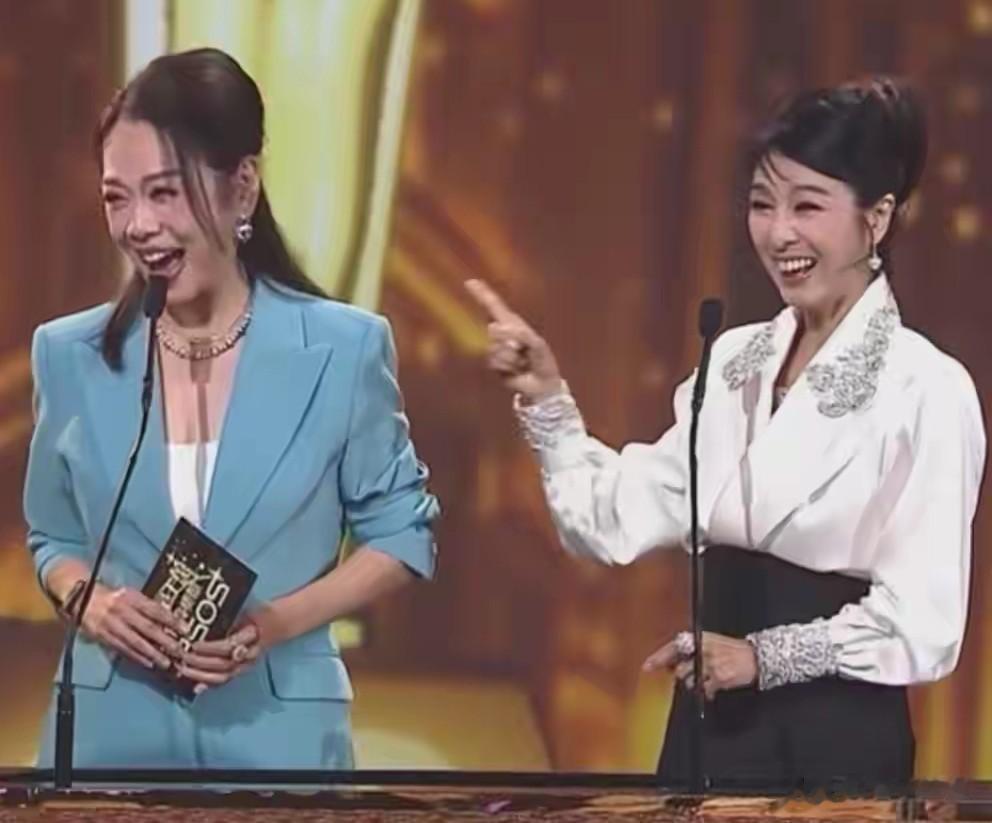 看到70岁米雪秒了54岁陈松伶，我才知道什么是：有钱难买老来俊