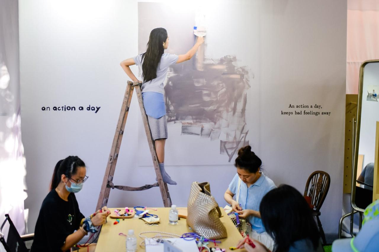 为什么在小红书里的「电商」,长成了「市集」的模样