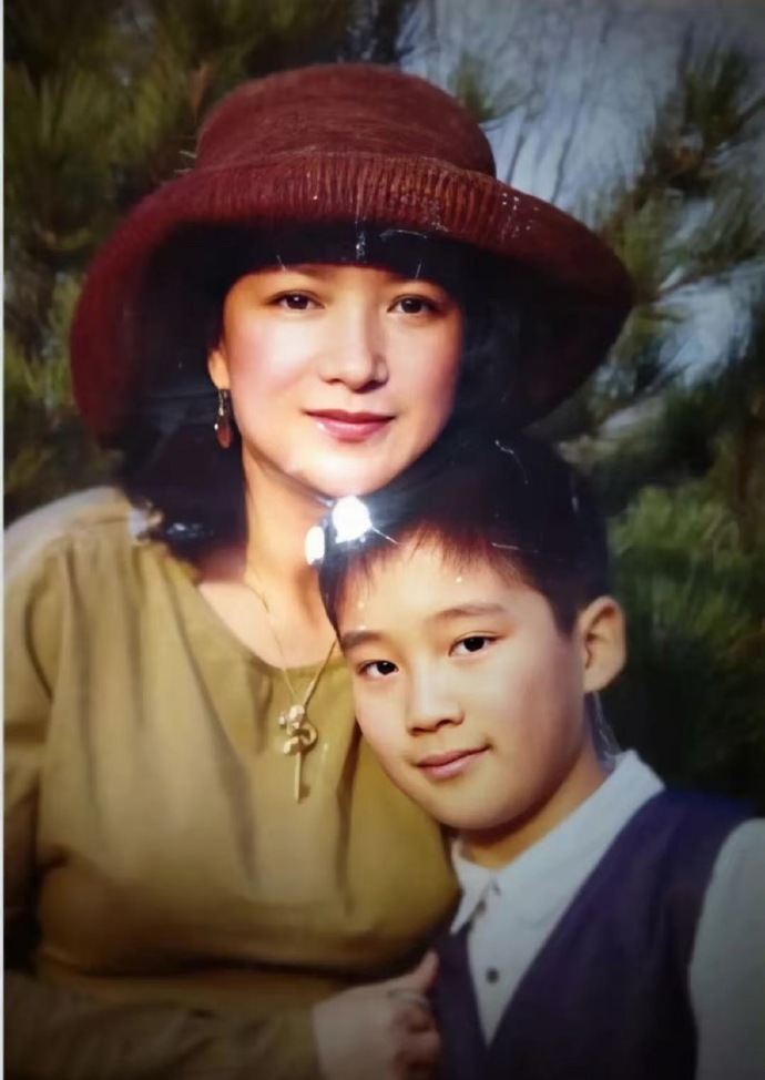 网传廖京生不离不弃照顾生病的何晴10年，廖京生的回应来了！