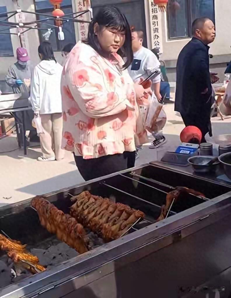 朱之文回应女儿订婚，对方是附近村民，跟女儿年纪差不多，人老实