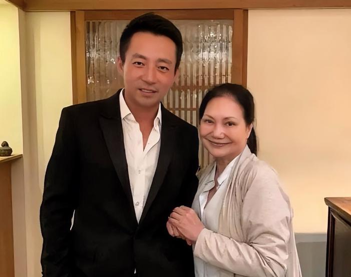 汪小菲终于不再沉默！大S离世6个月被再次消费，S妈又在网上发声