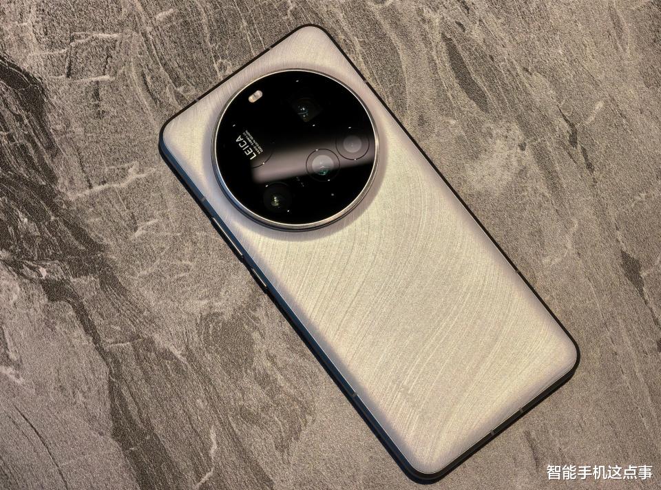 小米16 Ultra再次被確認：輕薄設計+影像革新，爭取12月底！