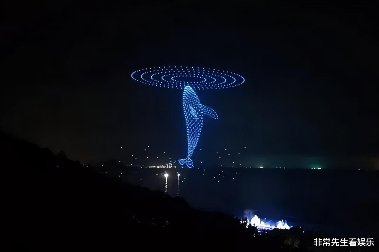 王蓉何泓姗一轮游,《浪姐6》被骂惨,户外录制太热,舞美也不公平