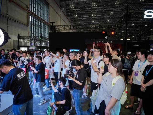 2025 Bilibili World展会采风:技嘉AORUS诠释“雕宅万象”