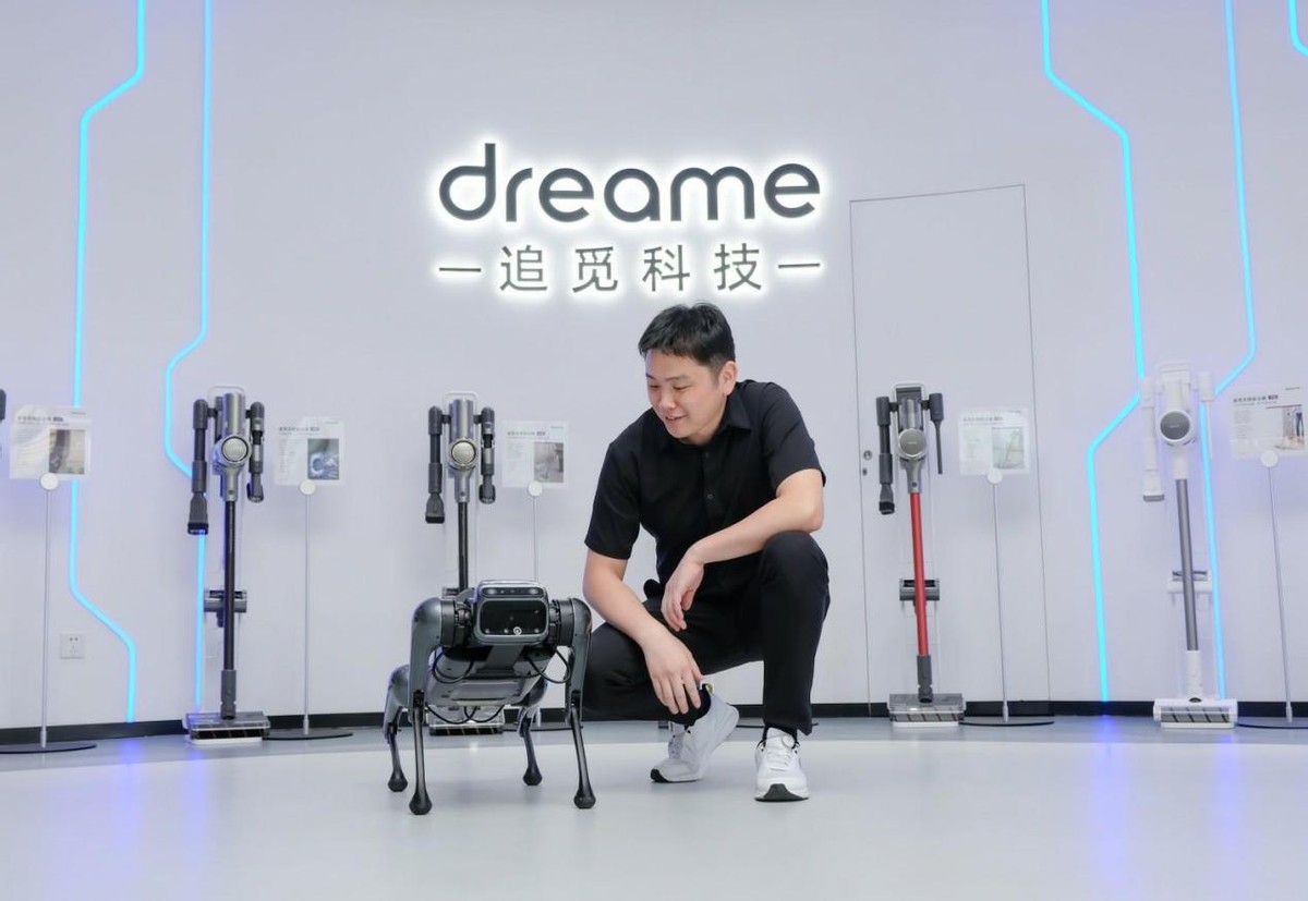 做扫地机器人的造车能成?追觅发布第二款车官图,外观酷似库里南