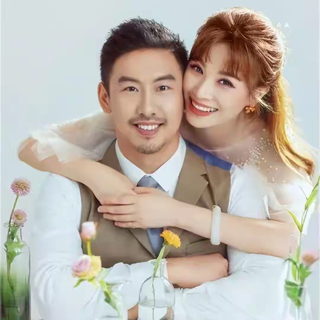 曹可凡祖上是上海首富，朱桢出身艺术世家，名嘴的家世背景藏不住