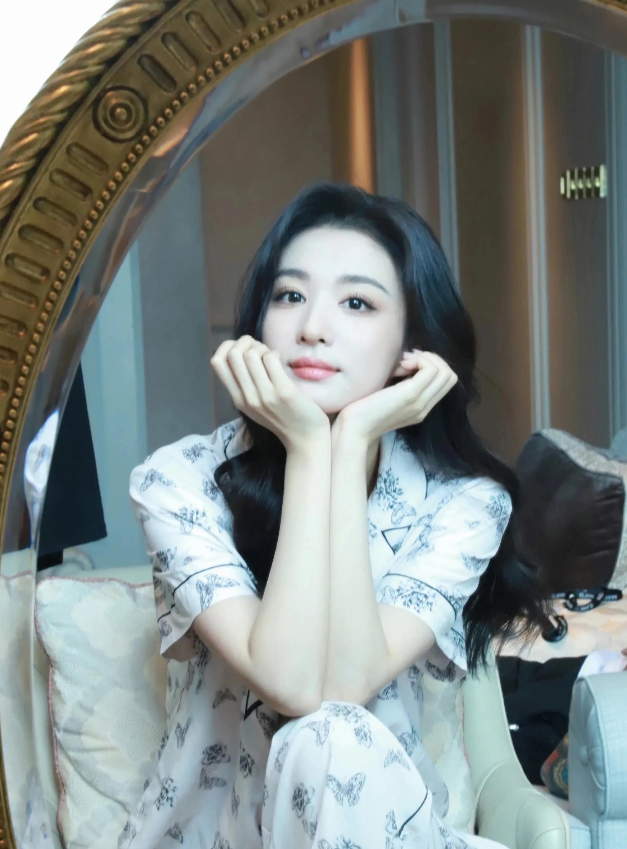 王楚然性感维密代言