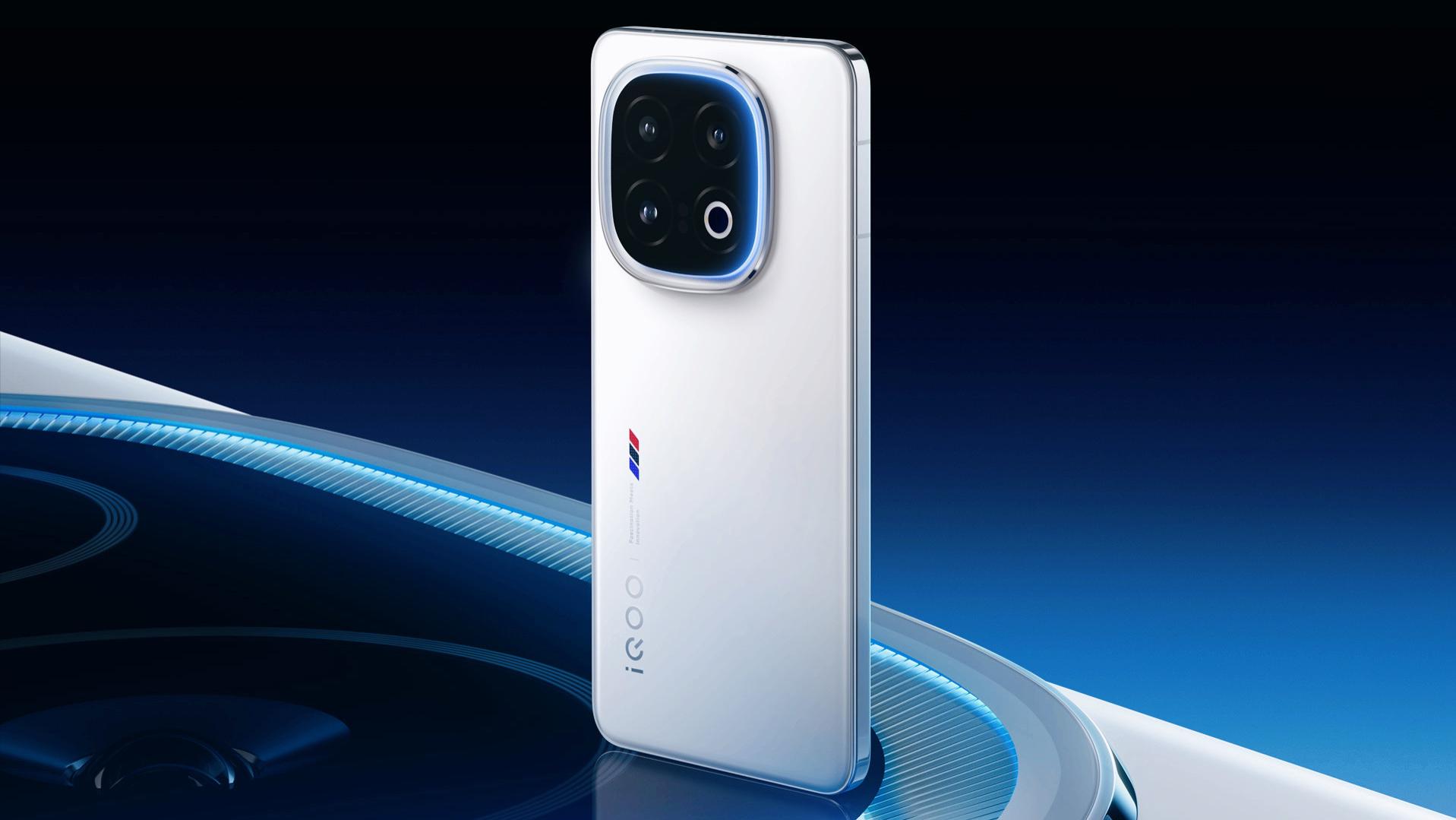iQOO15全系爆料汇总！顶级旗舰换代，这次终于补齐短板了？