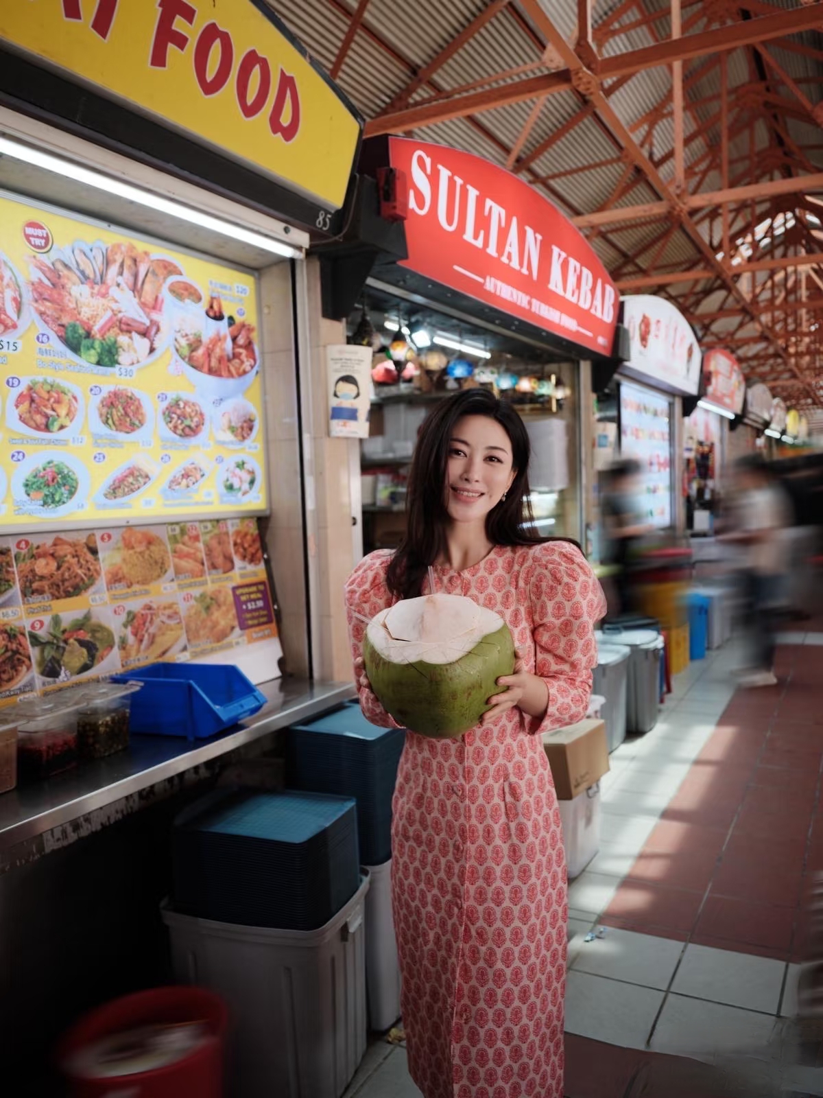 朱珠分享一家三口新加坡游玩美照，好温馨幸福