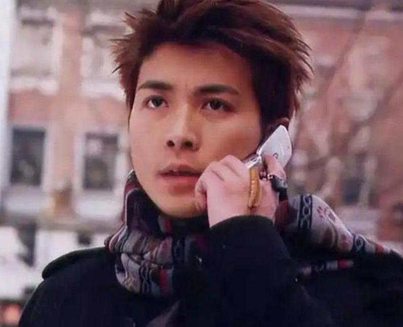 偷鸡不成蚀把米，以为能“毁掉”保剑锋，不料自己先被扒了底朝天