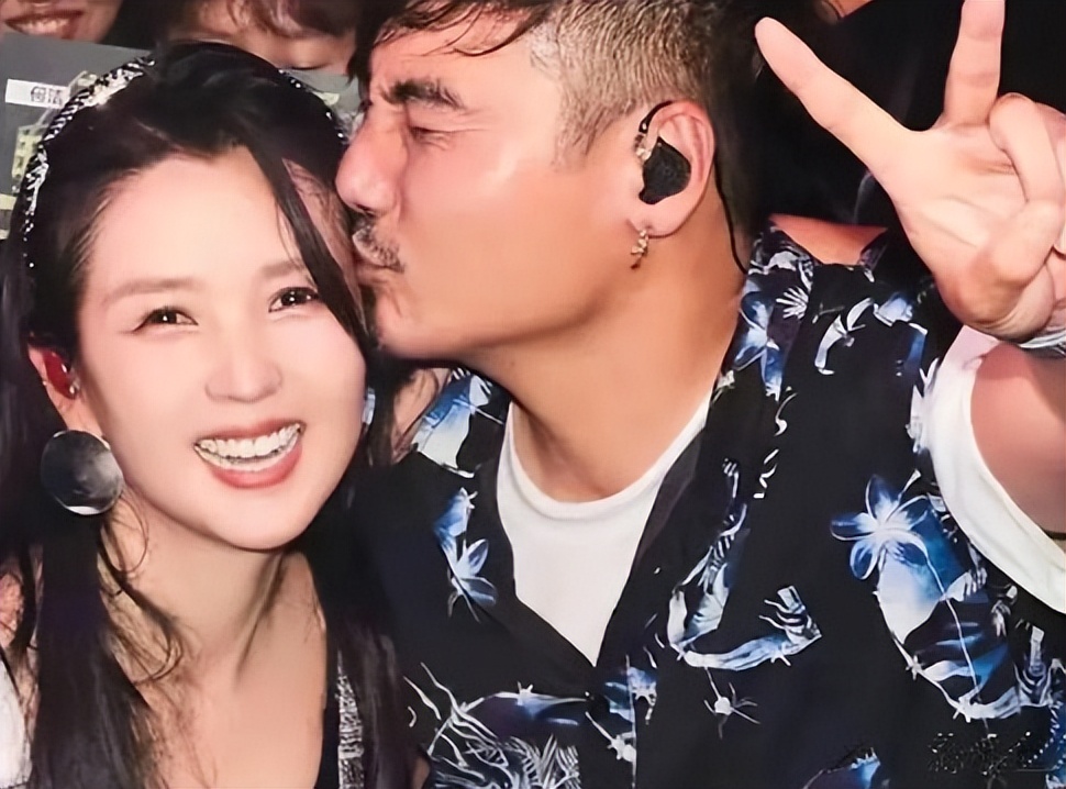 38岁何洁想不到，自己的二婚丈夫刁磊，已经开始为她“争光”了!