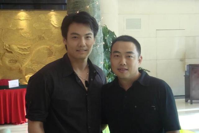 父亲是乒乓名将，他却凭《金粉世家》爆火