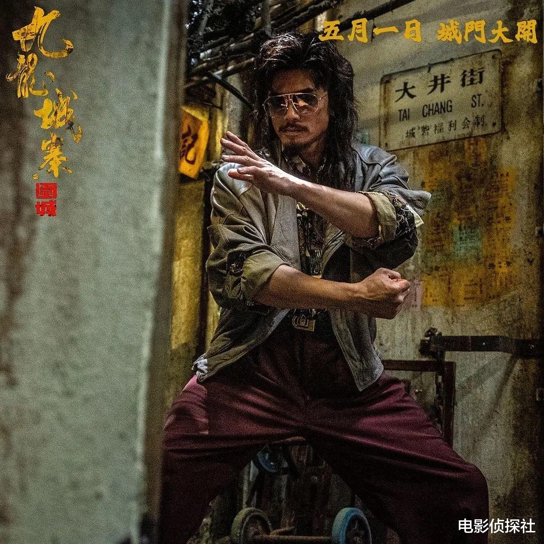 47岁港星伍允龙承认恋爱,女方模特出身相差13岁,通过朋友介绍认识