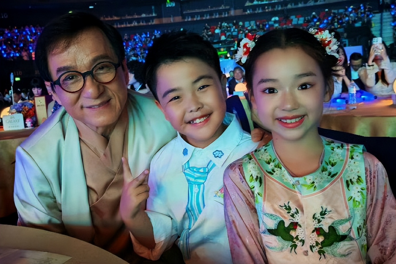 星四代来了!72岁濮存昕宣传外孙女新剧被嘲,网友:内娱要完了