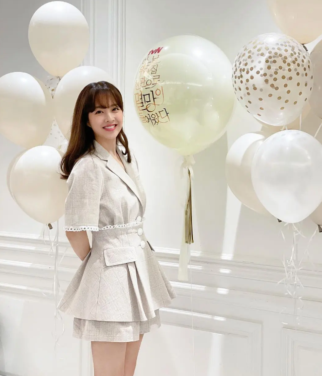 她被称为南韩史上“最强童颜” 是手握超多爆剧人气超强的90花