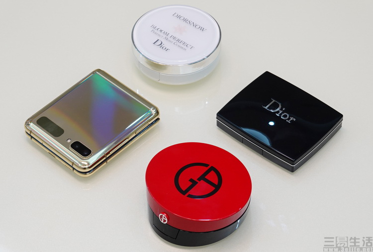 鑲鉆小折疊，讓我們想起了國產手機的“至暗時刻”