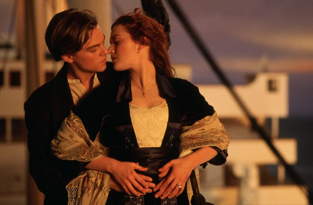 《哪吒2》全球票房21.9亿美元，距《泰坦尼克号》只差7600万