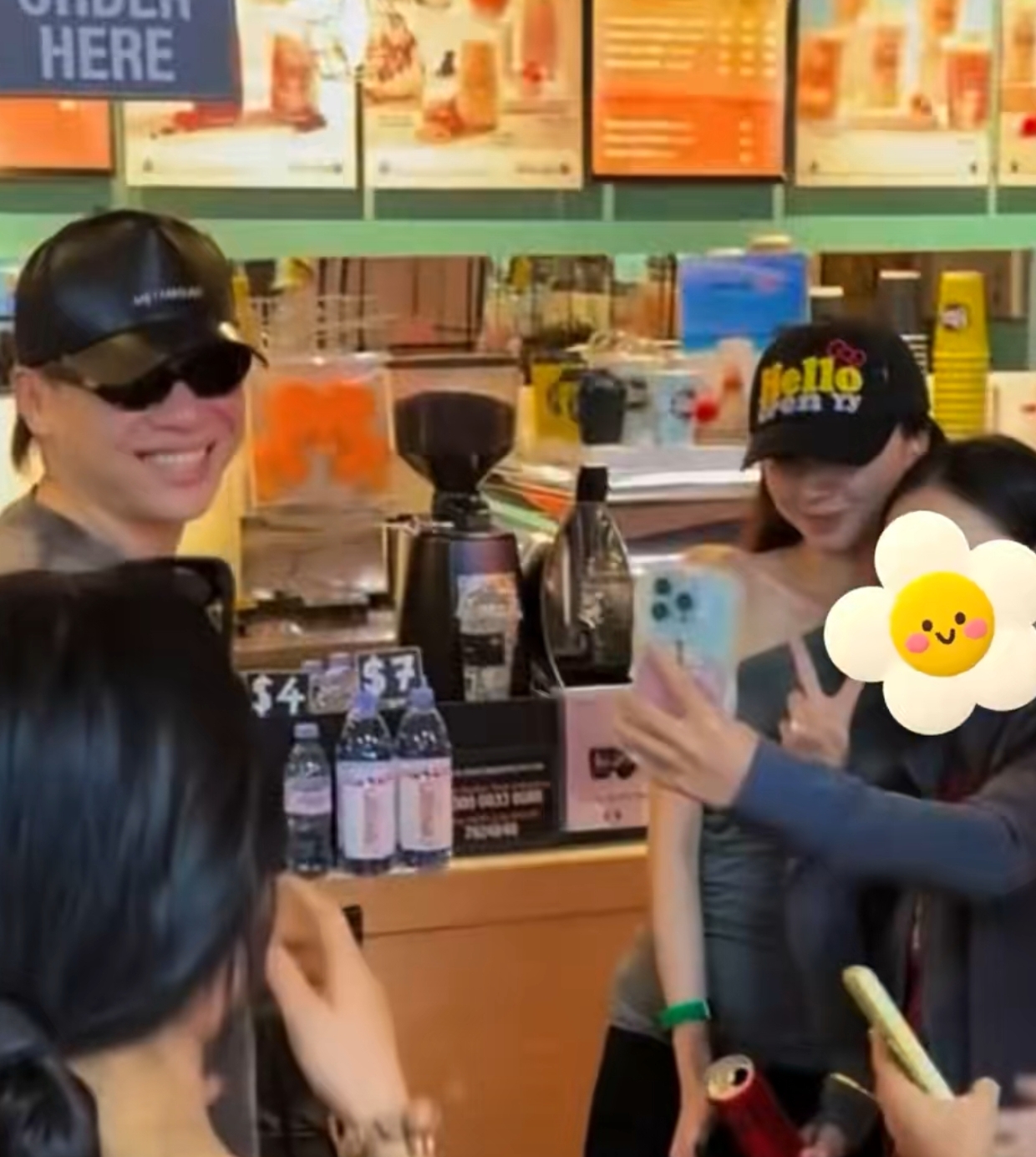 胡彦斌太男人了！机场楼腰易梦玲，霸气官宣：接吻视频不是AI