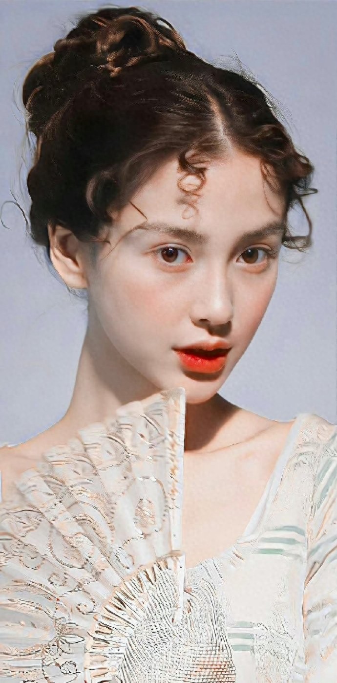 Angelababy中世纪油画风美图