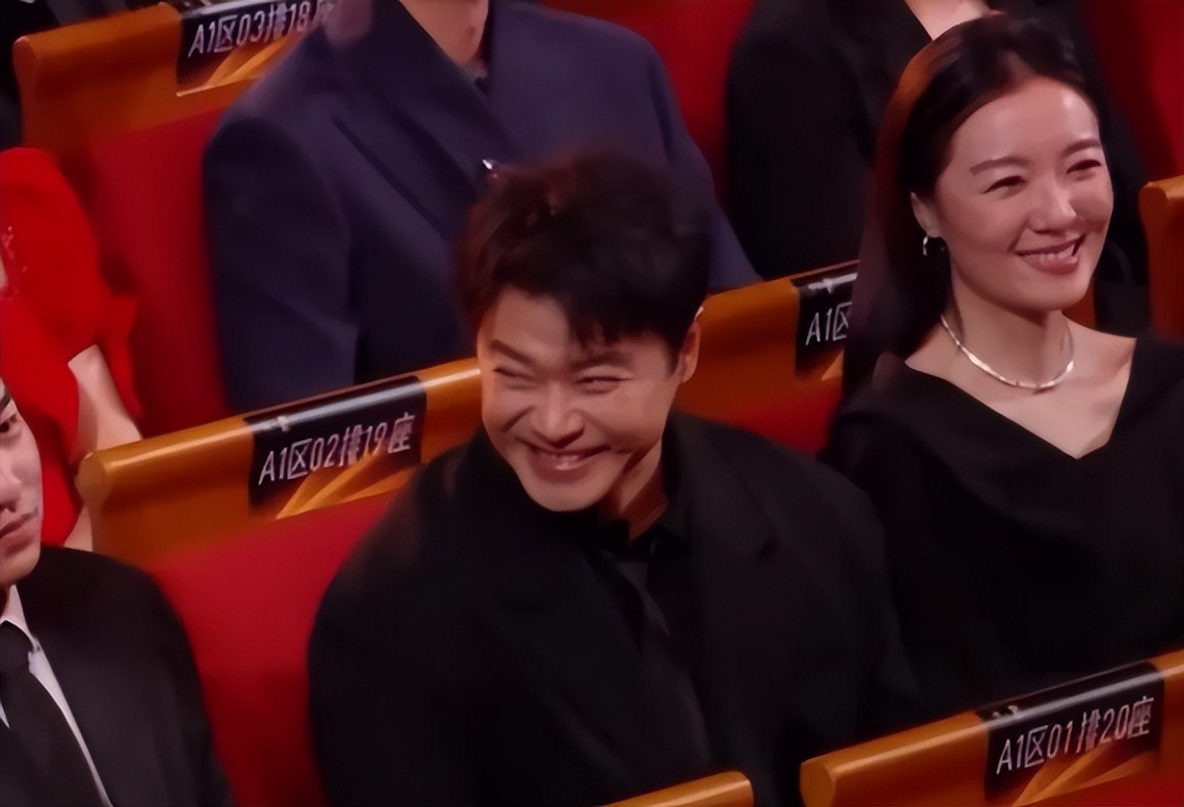 9岁星二代“拉郎配”，两男争一女，导演儿子被嘲输在基因和家境