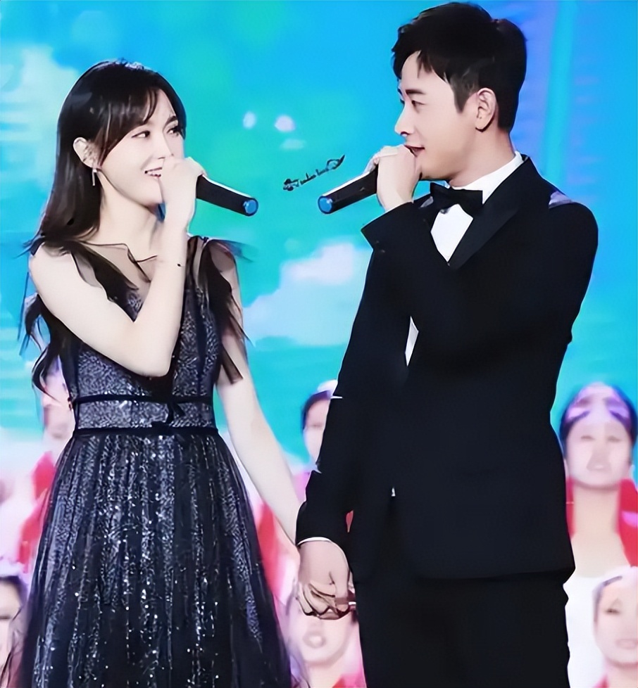 离婚传闻恐成真？罗晋父亲在北京突发去世，唐嫣在上海一直未离开