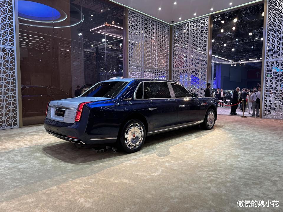 全球首位“红旗国礼兰亭雅韵定制版”车主诞生，指导价718万！