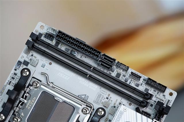 ITX小巧强悍!微星MPG B850I EDGE TI WIFI图赏