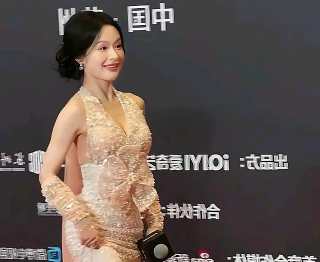 短剧界的女神们同框合影,徐艺真韩雨彤李沐宸好养眼,各有各的美
