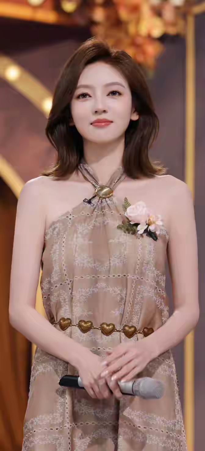 以角色为阶，绽放独特光芒——何瑞贤的成长之路！