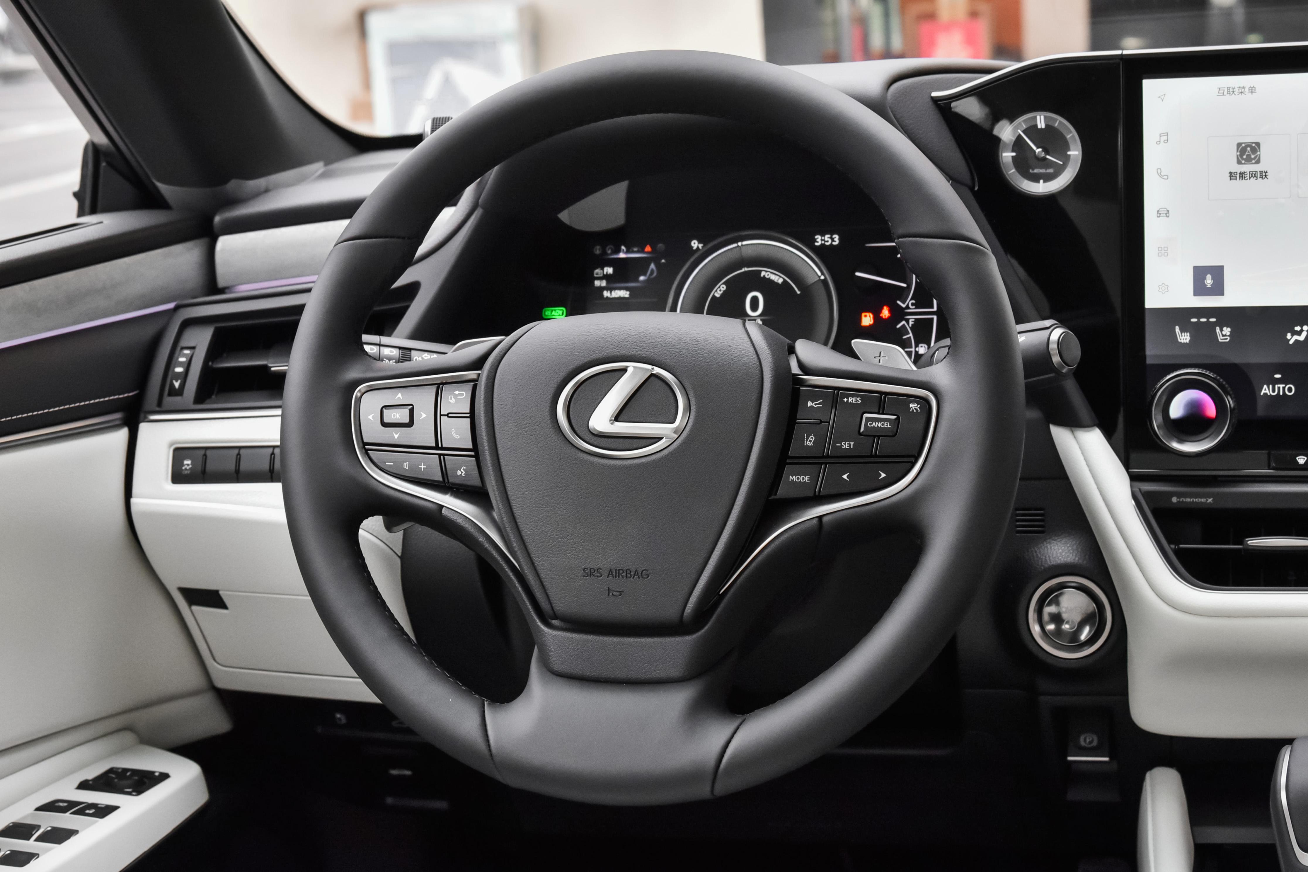 雷克萨斯 ES 和 进口皇冠 Sedan怎么选？看完精准锁定适配款 对比分析