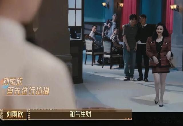 哺乳期走红毯成众矢之的，13年后，她仅用25秒，狠狠打脸内娱