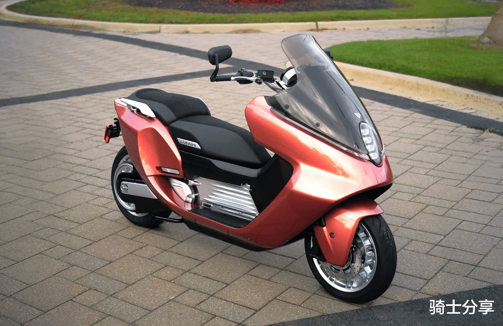 哈雷大踏板曝光,零百加速3秒!光阳负责生产;另有铃木三轮车