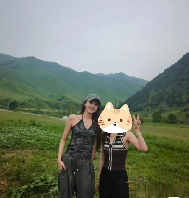 网友新疆街头偶遇孙怡，在美女如云的新疆，孙怡美的太突出一了