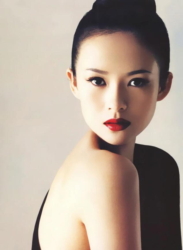 不靠发型遮丑，贴头皮封神 这五位骨相女星，露额露顶照样艳压群芳