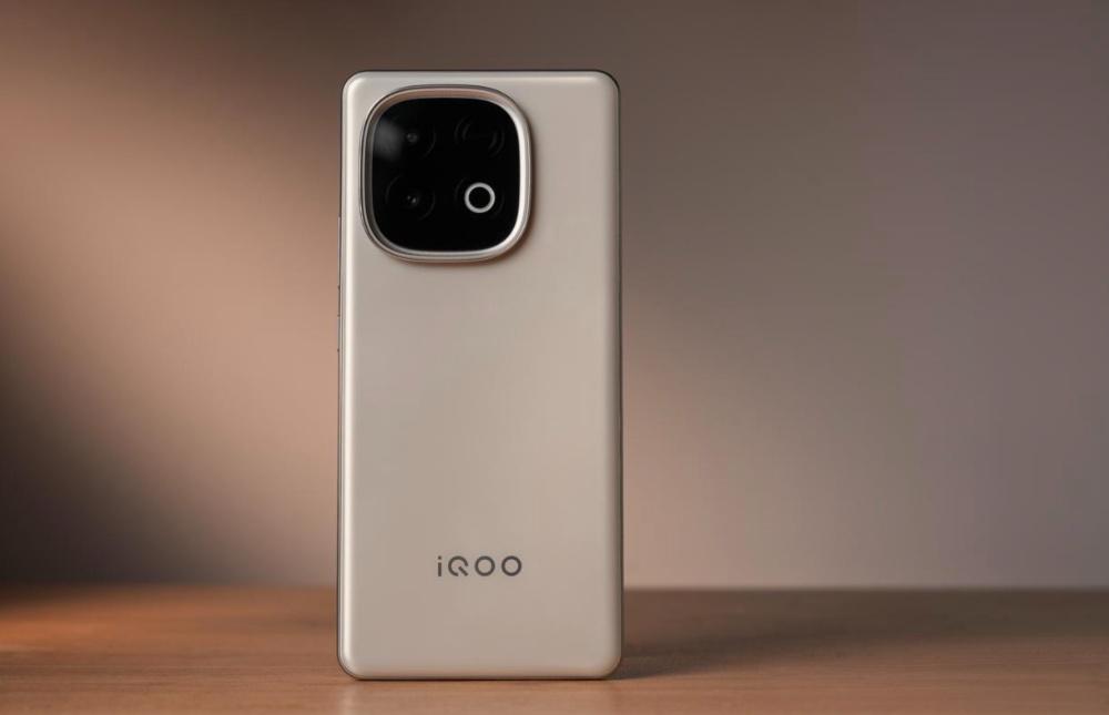 iQOO“續航王”再降價！7620mAh+190萬跑分+護眼屏，僅1444元