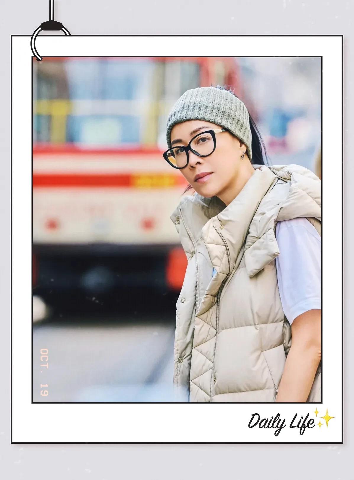 57岁那英现身伦敦被偶遇，打扮时髦，年轻有活力，网友：像30岁！