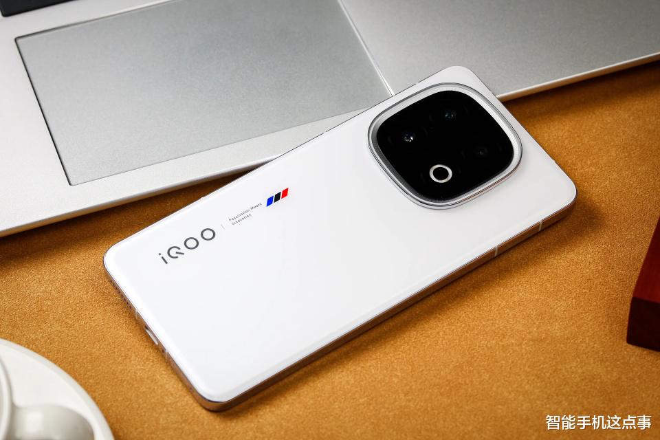 OriginOS5.0再次发力:iQOO 13已收到新版本推送,亮点多多