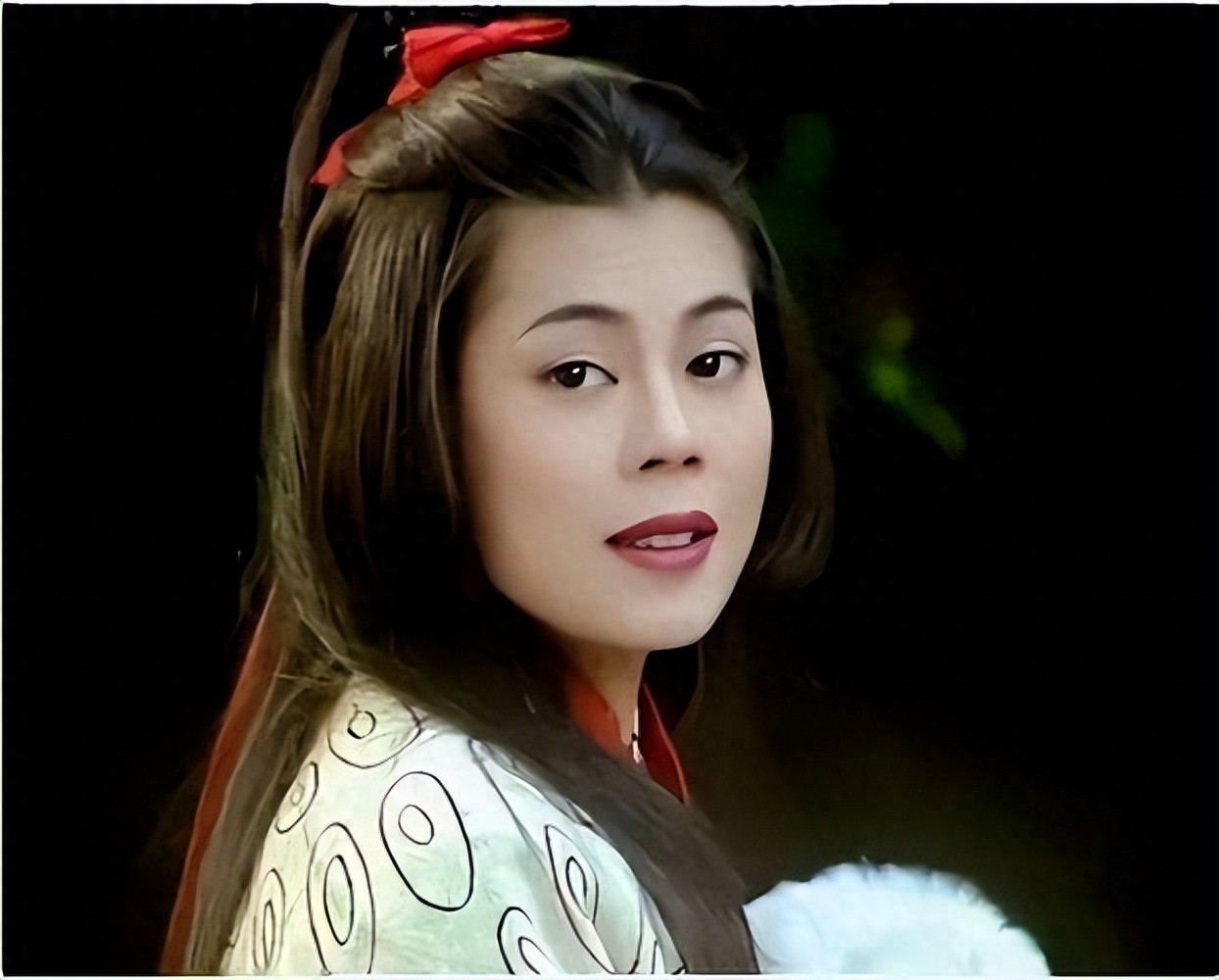 90年代的迷之审美，明明“歪瓜裂枣”，却被夸成天仙的5位女星