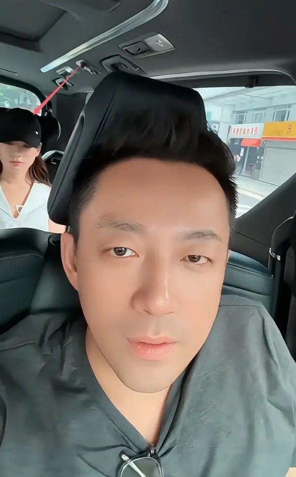 父亲节这天,汪小菲的两个举动,撕碎了具俊晔苦苦维持3年的体面