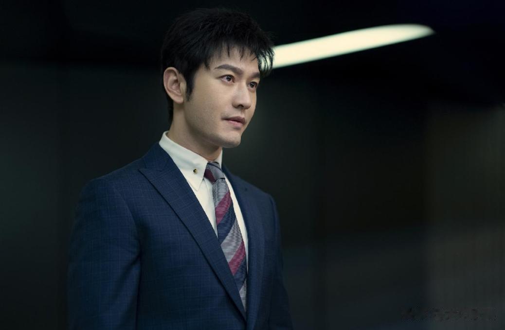 没想到，杨紫杨颖都“不要”的男人，如今却在赵丽颖身边大放异彩